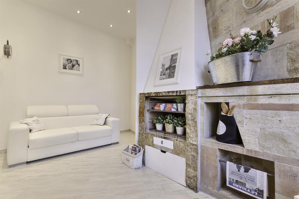 Townhouse By The Spanish Steps Rome Room photo
