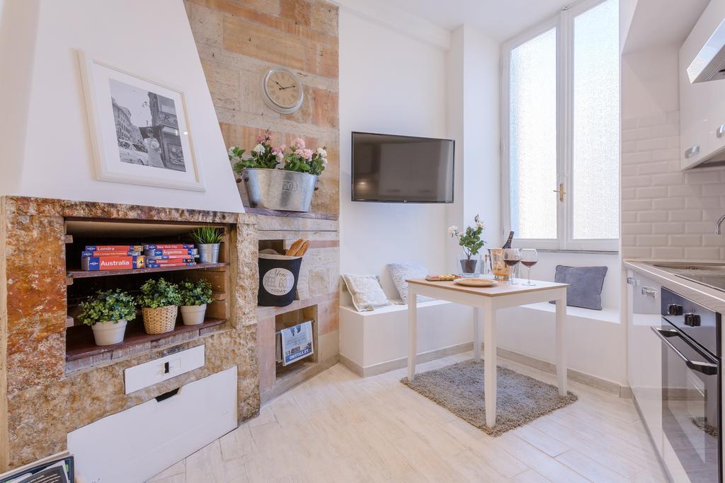 Townhouse By The Spanish Steps Rome Room photo