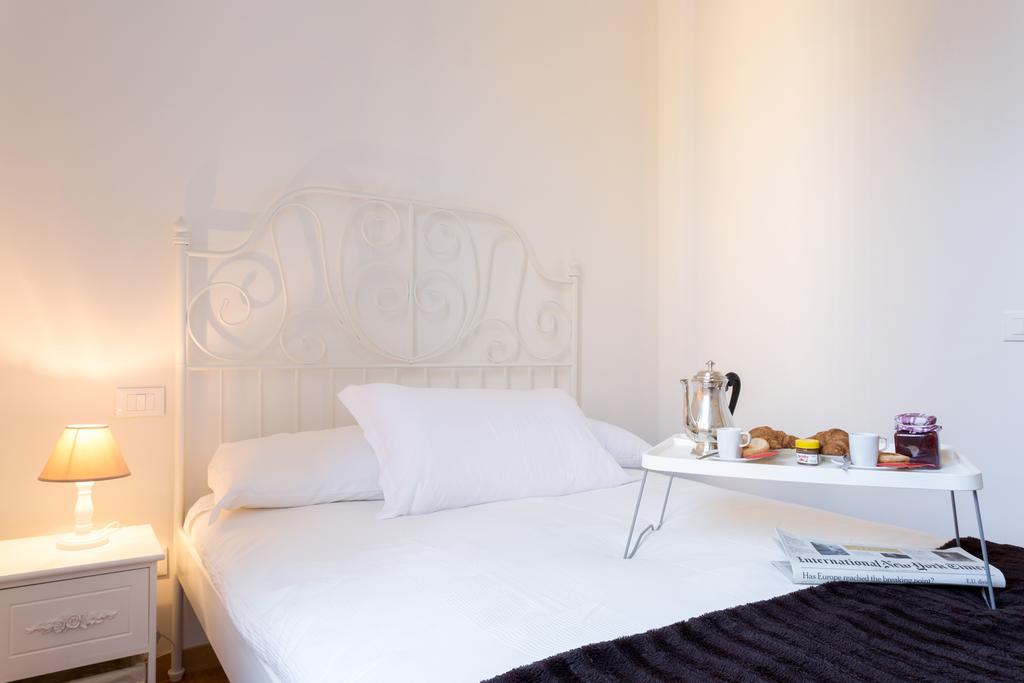 Townhouse By The Spanish Steps Rome Room photo