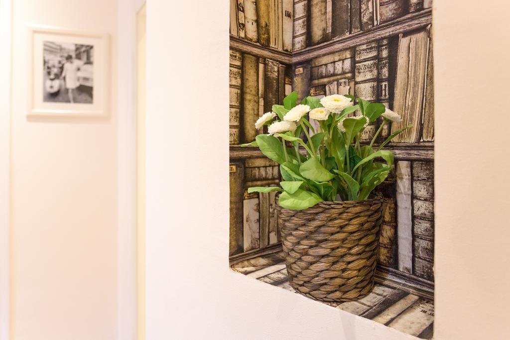 Townhouse By The Spanish Steps Rome Room photo