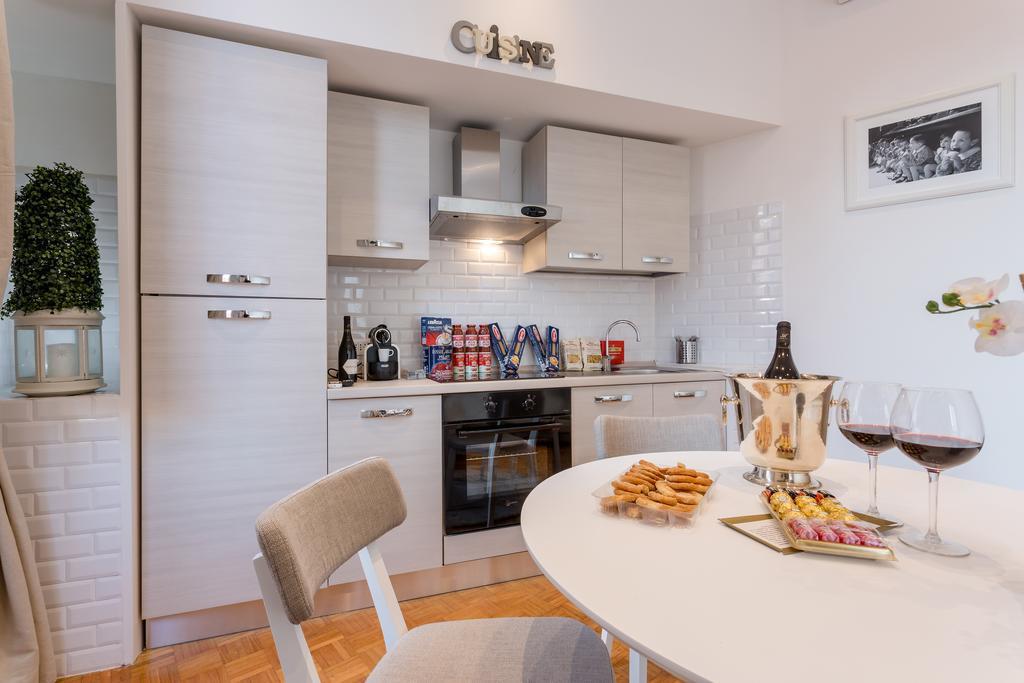 Townhouse By The Spanish Steps Rome Room photo