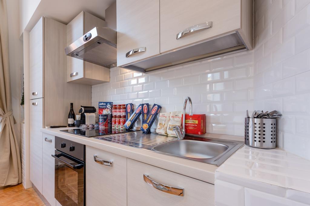 Townhouse By The Spanish Steps Rome Room photo