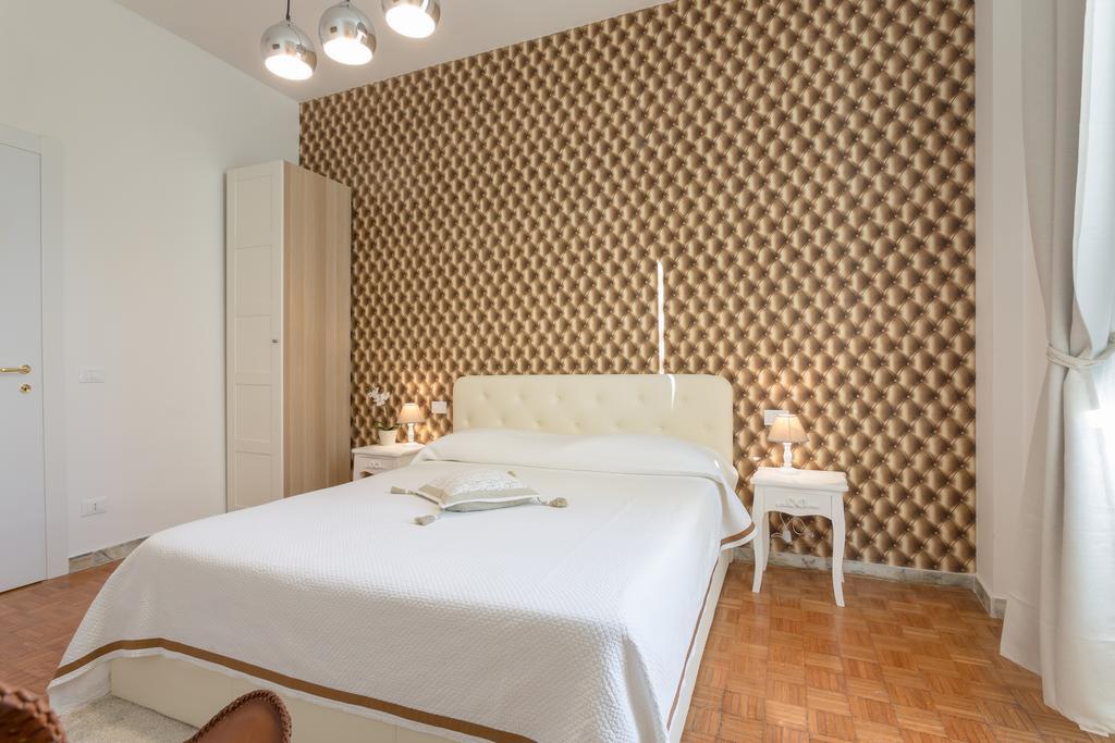 Townhouse By The Spanish Steps Rome Room photo