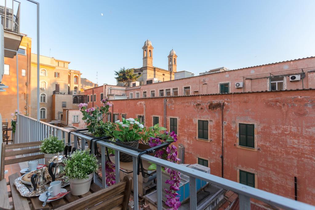 Townhouse By The Spanish Steps Rome Room photo