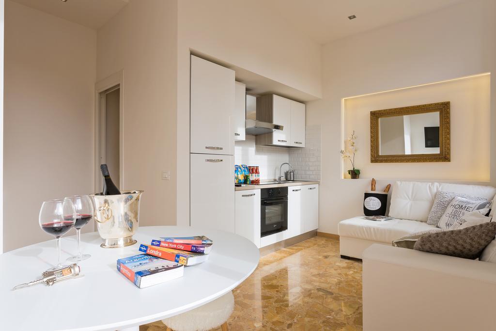 Townhouse By The Spanish Steps Rome Room photo