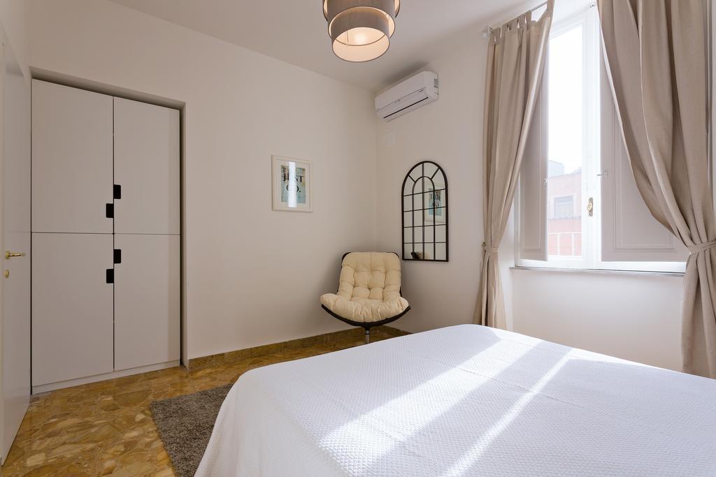 Townhouse By The Spanish Steps Rome Room photo